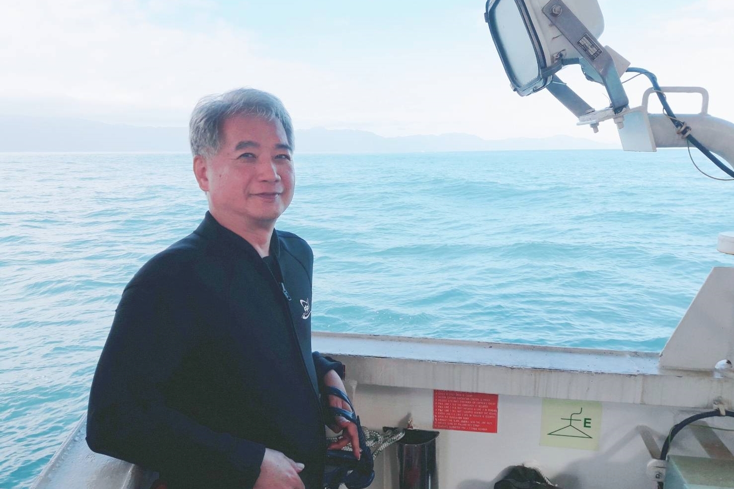 琵雅跟隨黃將修特聘教授福隆、龜山島鄰近海域生態